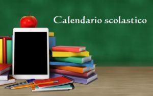 Tavolo con libri e tablet