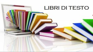 Immagine con libri colorati e un pc