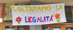 striscione legalità